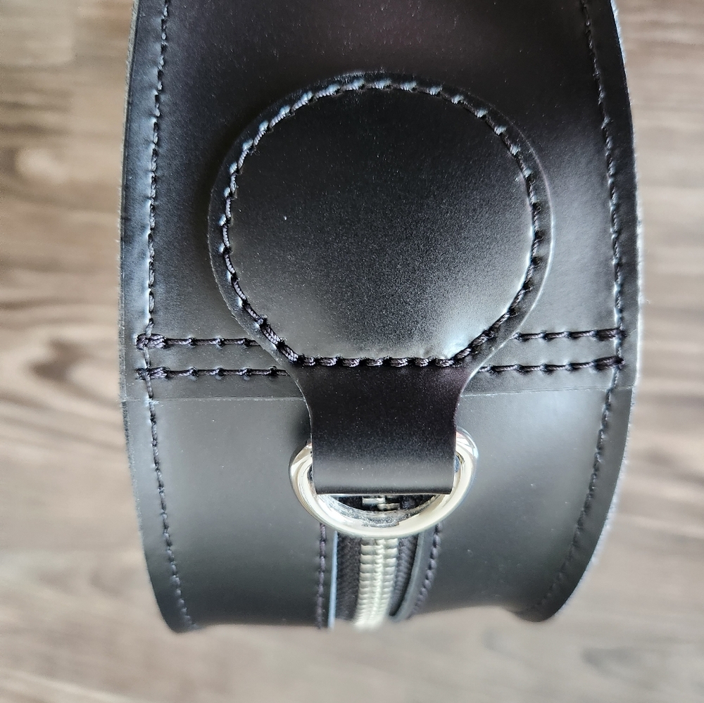 SOLD NWOT Doc Marten's Kiev Leather Heart Bag - Picture 13 of 16